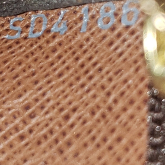 LV Key chain pouch. 100% authentic - Picture 6 of 7